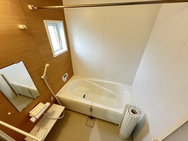 物件内観写真17　(落ち着いた空間のお風呂です)