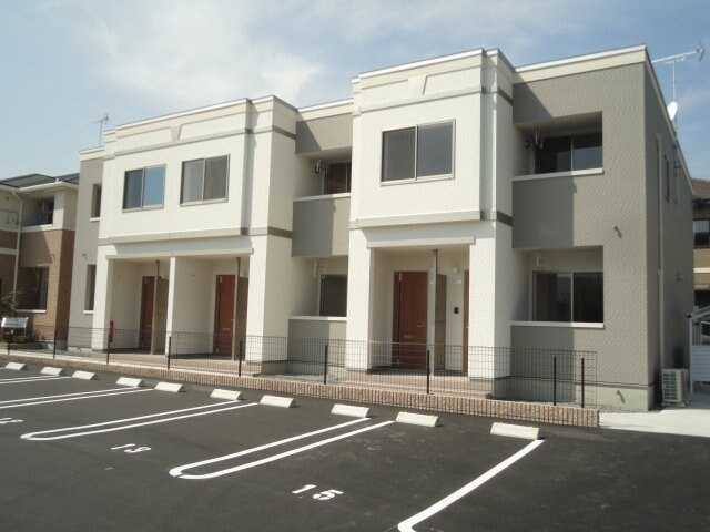 物件外観写真1　(外観写真（昼）)