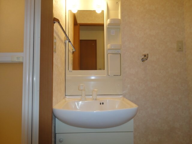 物件内観写真8　(洗髪洗面化粧台)