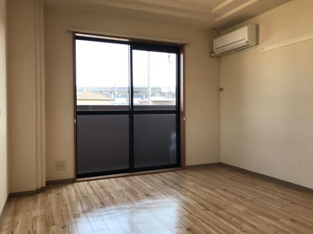 物件内観写真9　(洋室)