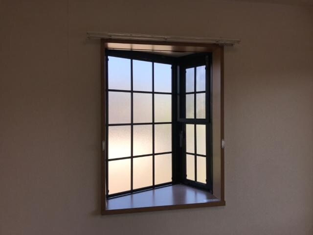 物件内観写真22　(出窓)