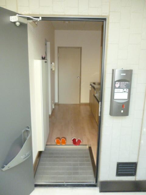 物件内観写真5　(玄関)