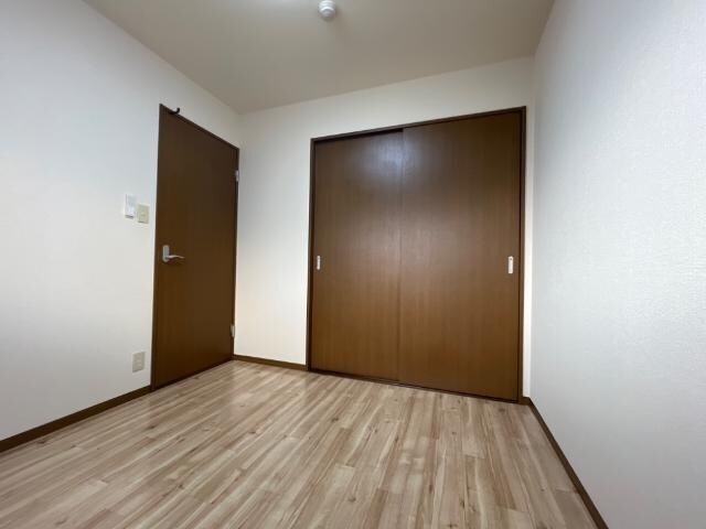 物件内観写真12　(洋室)