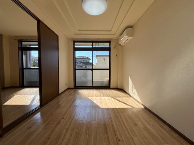 物件内観写真14　(洋室)