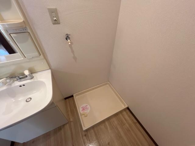 物件内観写真18　(洗濯機置場)