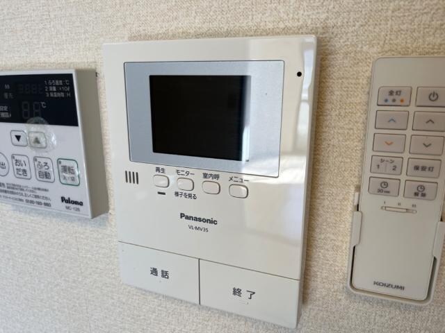 物件内観写真21　(カメラ付インターホン)