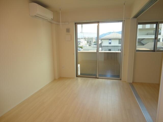 物件内観写真10　(洋室)