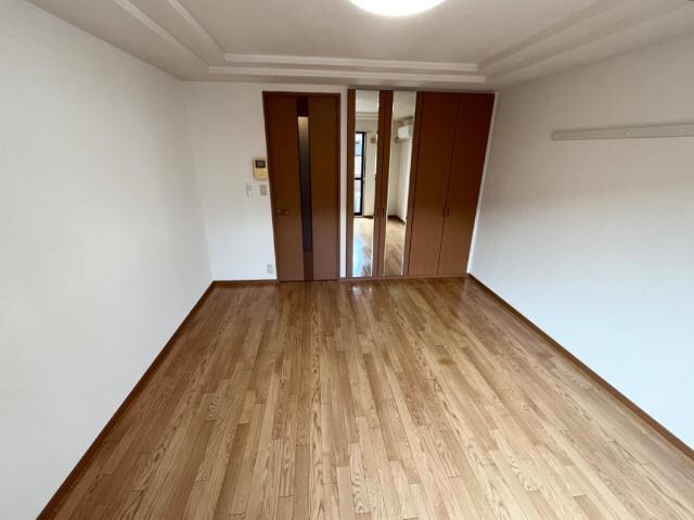 物件内観写真4　(洋室)