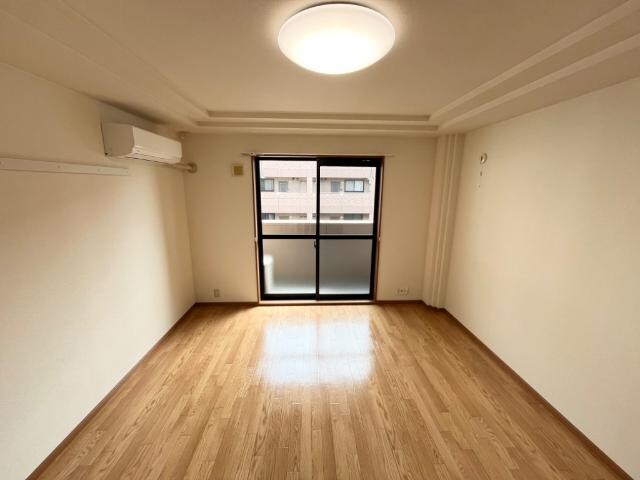 物件内観写真5　(洋室)