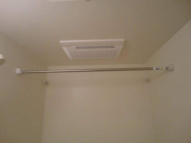 物件内観写真6　(浴室乾燥機)