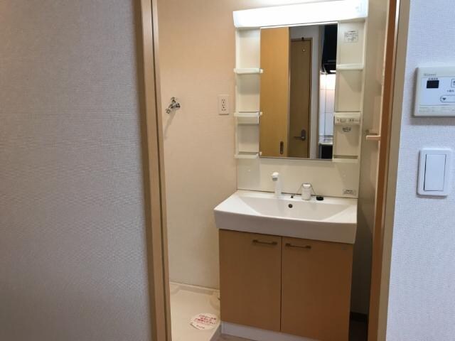 物件内観写真16　(洗髪洗面化粧台)
