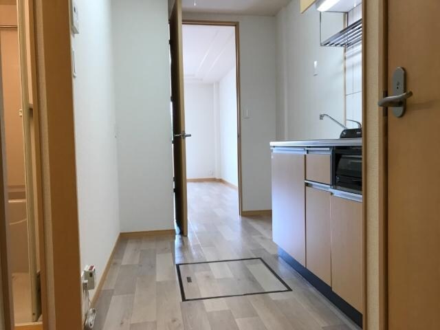 物件内観写真18　(廊下)