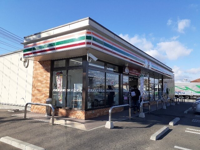 物件外観写真2　(セブンイレブン福山新涯大橋西店まで380m)