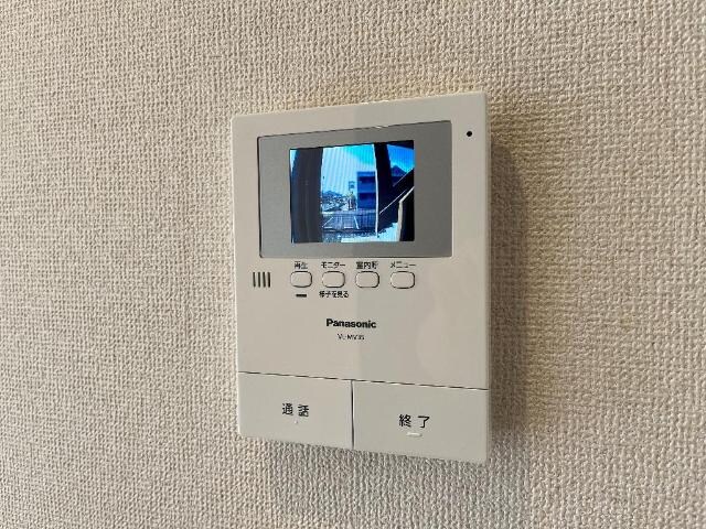 物件内観写真11　(カメラ付インターホン)
