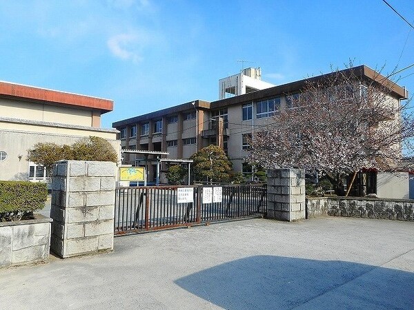 周辺環境(御野小学校まで950m)