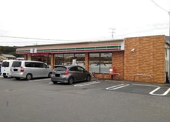物件外観写真7　(セブンイレブン福山高西町店まで750m)