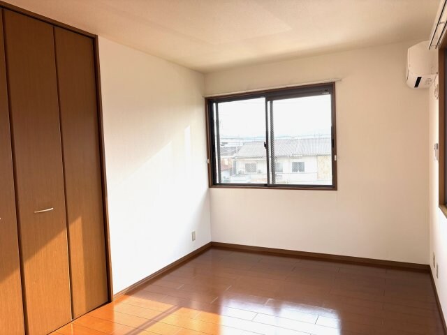 物件内観写真11　(北側洋室)