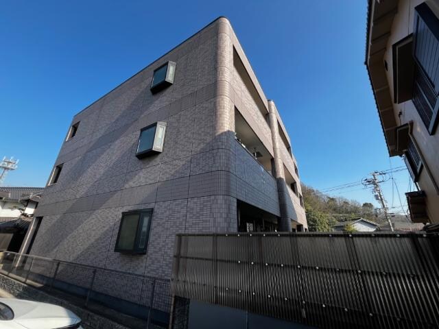 物件外観写真2　(外観写真（昼）)