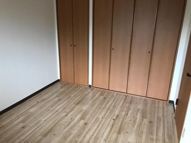 物件内観写真13　(洋室)