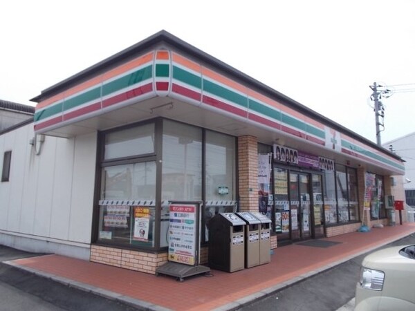 周辺環境(セブンイレブン曙店まで110m)