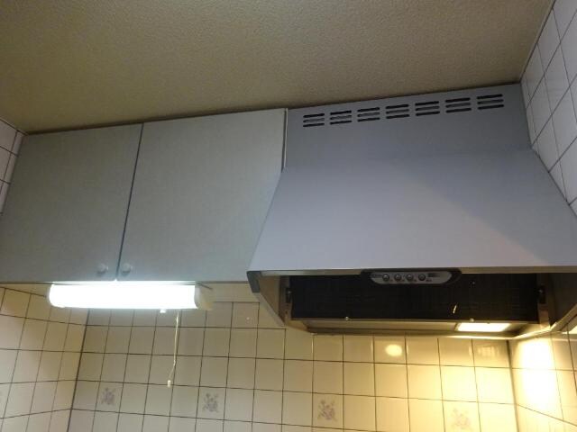 物件内観写真22　(上部収納)