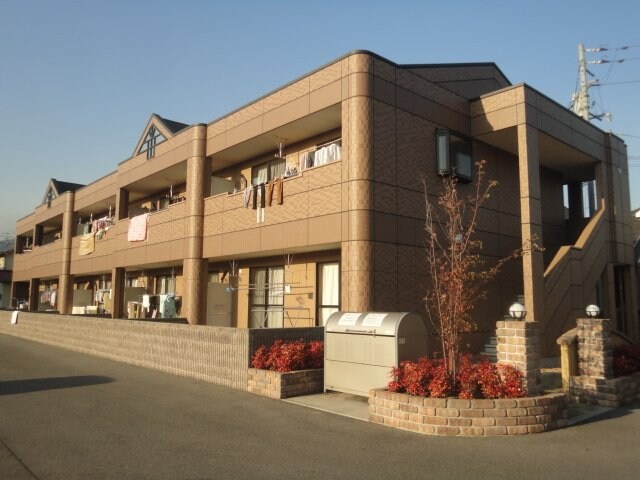 物件外観写真1　(外観写真（昼）)