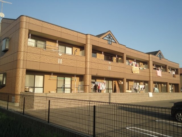 物件外観写真2　(外観写真（昼）)