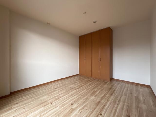 物件内観写真12　(洋室)