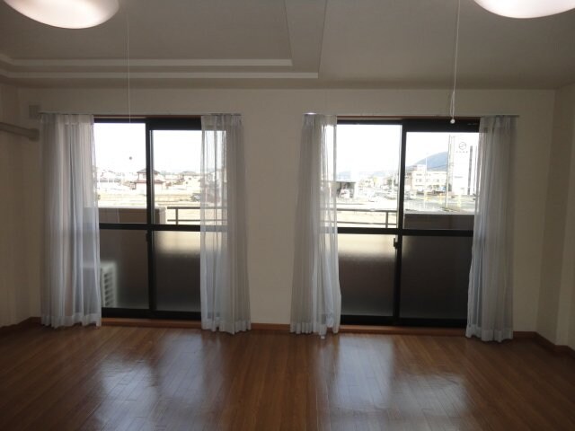 物件内観写真4　(リビング（イメージ）)