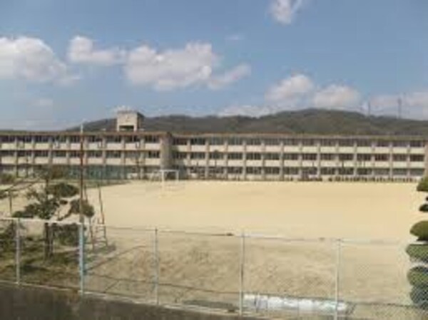 周辺環境(福山市立神辺東中学校 2725m)