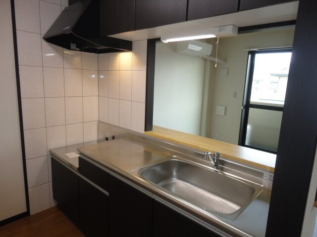 物件内観写真3　(キッチン)