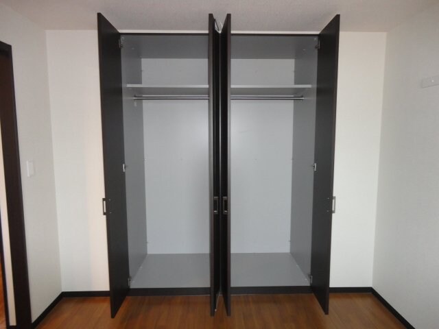 物件内観写真6　(クローゼット)