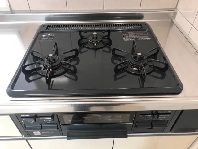 物件内観写真12　(3口グリル付ガスコンロ)