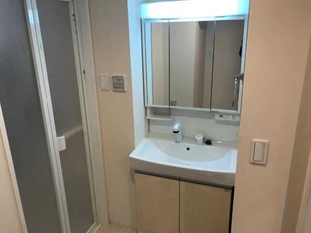 物件内観写真23　(洗面化粧台)
