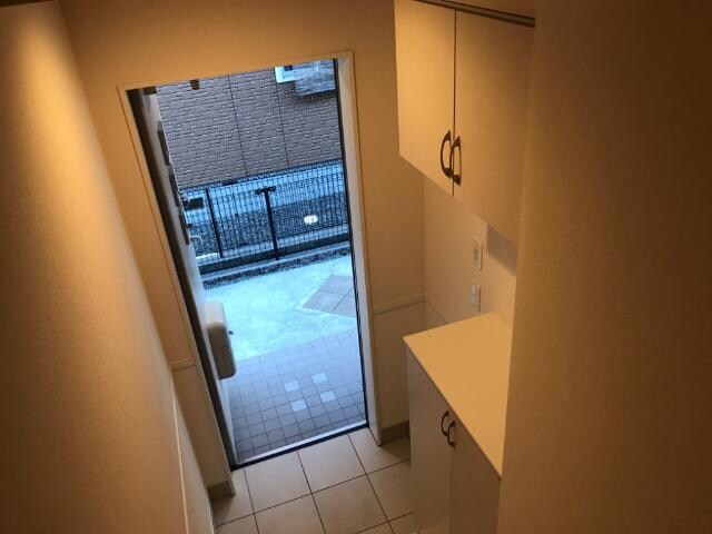 物件内観写真28　(玄関)