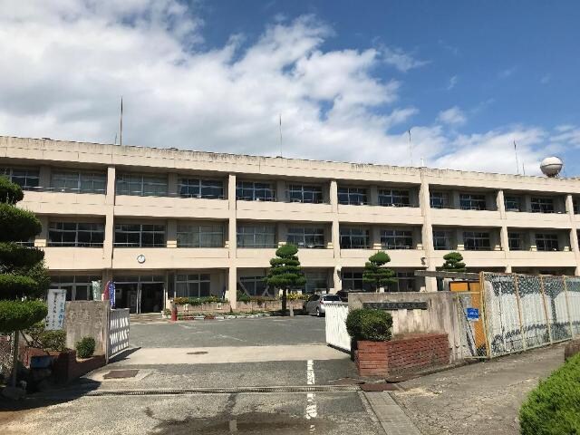 物件外観写真7　(尾道市立高西中学校まで1,894ｍ)