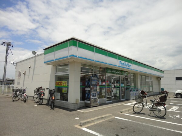 周辺環境(ファミリーマート多治米二丁目店（コンビニ）まで423ｍ)