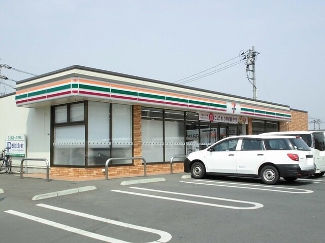 物件外観写真3　(セブンイレブン福山新涯３丁目店まで140m)