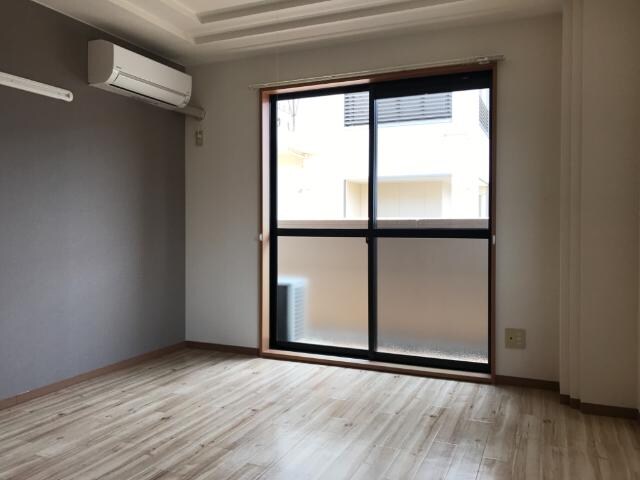 物件内観写真10　(洋室)