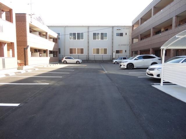 物件外観写真2　(外観写真（昼）)