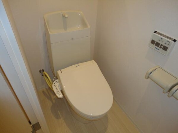 トイレ(シャワー付トイレ)