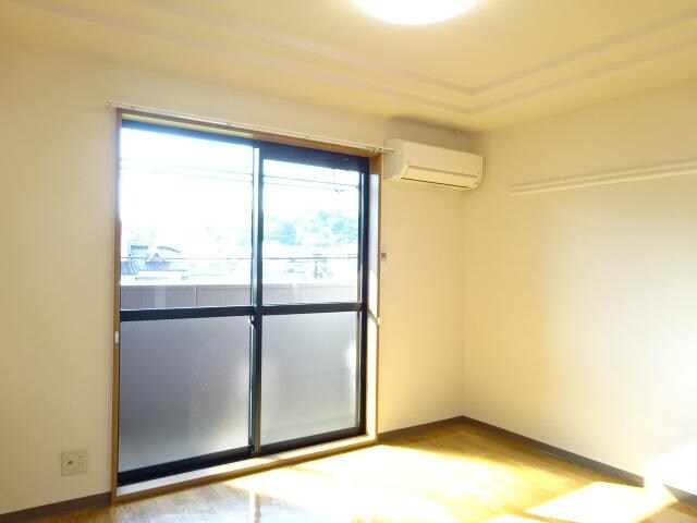 物件内観写真9　(洋室)