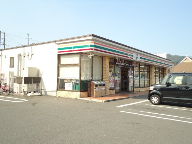 物件外観写真5　(セブンイレブン福山大門1丁目店（コンビニ）まで391ｍ)