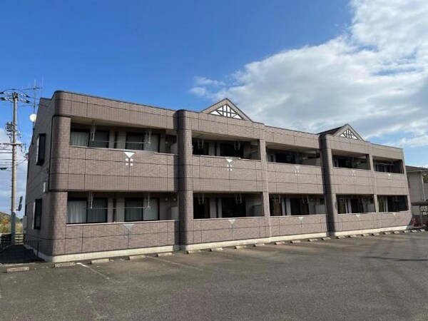 駐車場(外観写真（昼）)