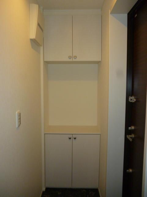 物件内観写真8　(玄関)
