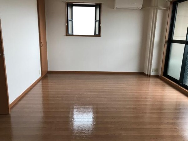 内装他(リビング)