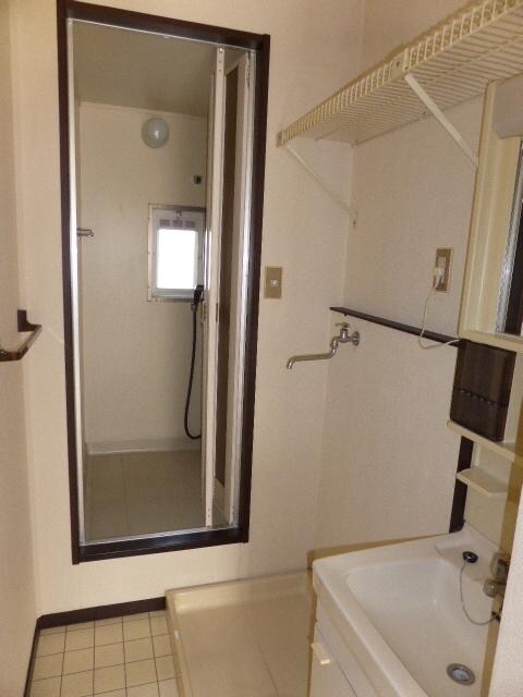 物件内観写真11　(洗面所)
