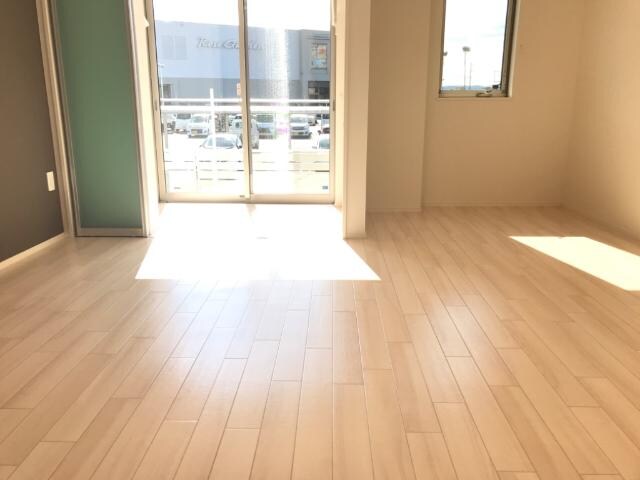 物件内観写真4　(洋室)