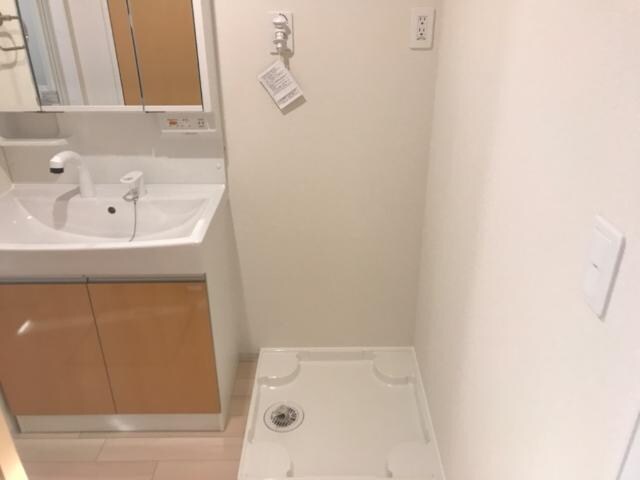 物件内観写真16　(洗濯機置場)