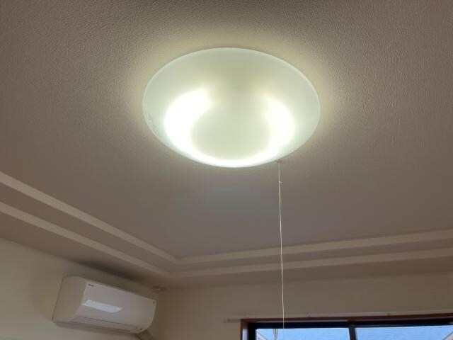 物件内観写真25　(室内照明)